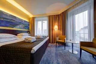 Отель Hotel Palace Таллин Улучшенный двухместный номер с 1 кроватью и доступом в зону для спорта и релаксации-8