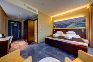 Отель Hotel Palace Таллин Улучшенный двухместный номер с 1 кроватью и доступом в зону для спорта и релаксации-13